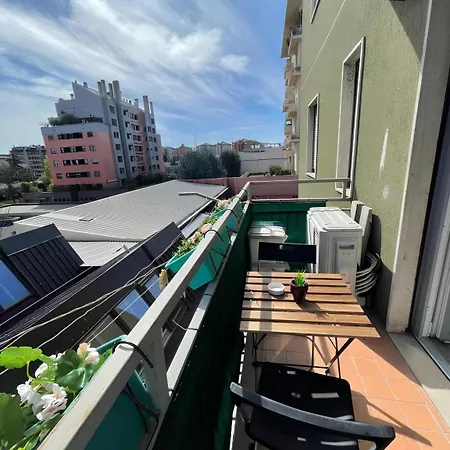Gardone - Ampio Con 2 Da Letto - Comodo Per Duomo! Apartamento *