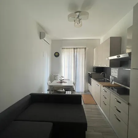 Apartamento Gardone - Ampio Con 2 Da Letto - Comodo Per Duomo!