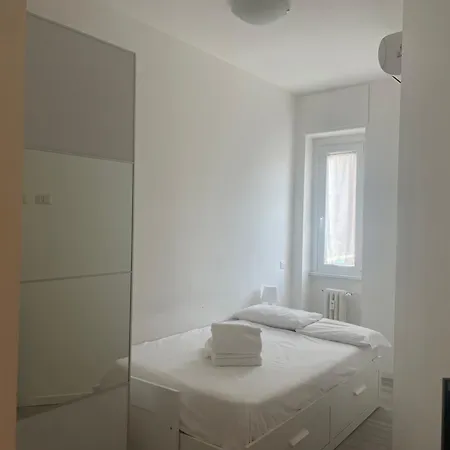 Appartamento Gardone - Ampio Con 2 Da Letto - Comodo Per Duomo!